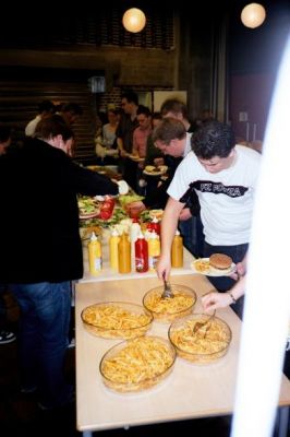 Det indledende er overstået, og vi er klar til aftensmaden
