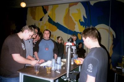 Mødet er slut, og deltagerne er tørstige
