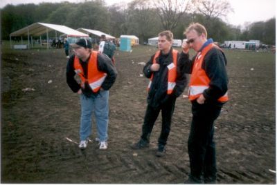 Per, Steen og Folket er klar på pladsen
