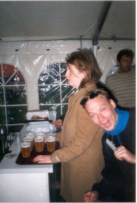 Så er det forbi - og Helene henter øl
