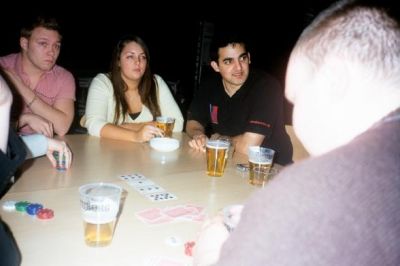 og sekretariatslederen finder straks pokerkortene frem og prøver at vinde transportrefusionen tilbage
