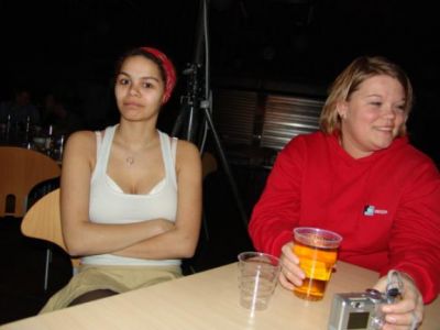 Sallingbro hygger sig, mens Jani ikke ser helt så glad ud
