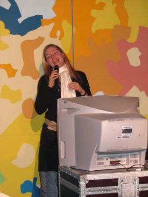 Anne er "crazy" med mike'n
