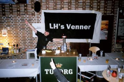 De gælder dog ikke Folket, der er stadig gang i baren
