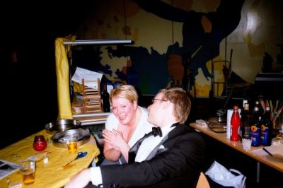 Heidi har sneget sig ind til Folket i baren
