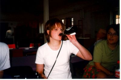 LH's formand Ditte Svensson koncentrerer sig om at skrive referat
