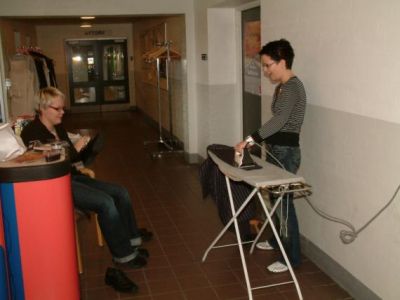 og Anja stryger og stryger
