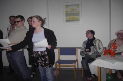 Huti Huti - Den norske dommer lever sig med i showet
