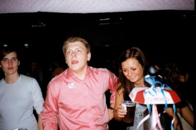 Cecillie og Dixen er nået i baren
