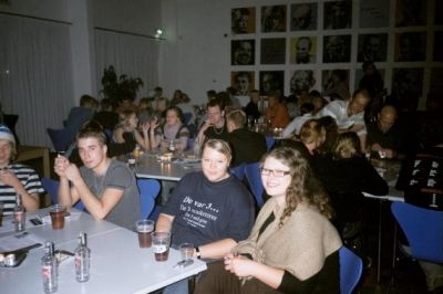 Karina og Stinna har sneget sig ud blandt deltagerne
