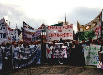 Der var mange bannere med den dag
