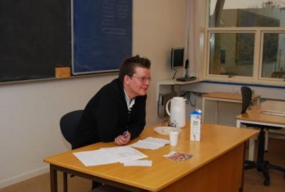 Skolelærer Anders har fundet sin plads bag kateteret
