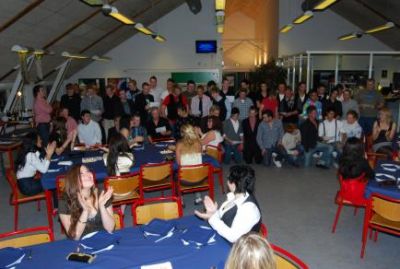 Inden skal herrene dog fordeles
