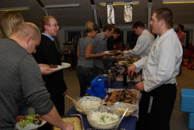 Dan er også kommet forbi for at få en bid mad
