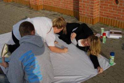 imens nogle er gået udenfor at for male bannere
