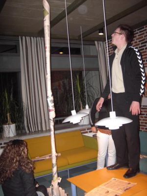 Her igen Henrik med deres rulle aviser.....
