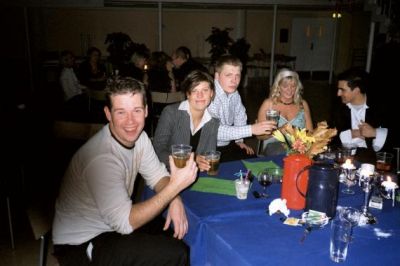 Fest og glade dage, her med Nicolaj Lindtner i forgrunden
