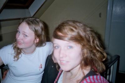 Karen og Urd på skødet af Erling
