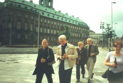 Og vennernes hovedkvarter i baggrunden
