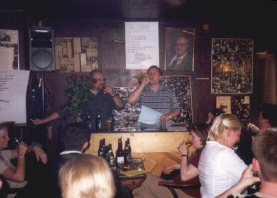 Så er dirigenterne tilbage på deres plads - og drikker straks en Von Oosten
