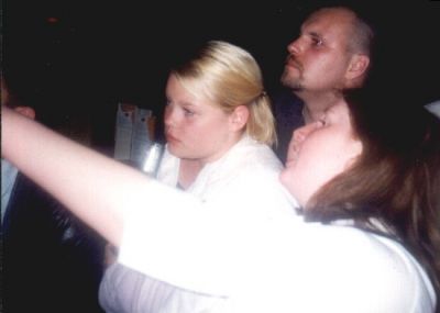 Her keder hun sig dog lidt mere - alt imens Helene forklarer et eller andet...
