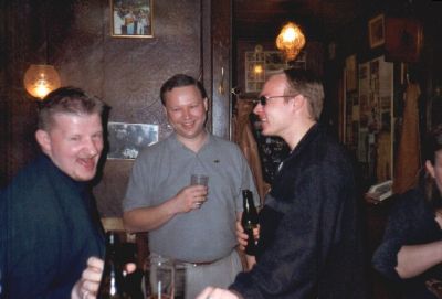 Erling, Steen og Folket varmer op til konventet
