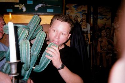 Steen gør det samme - med en kaktus....
