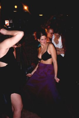 Tøjet begynder også at falde andre steder!!
