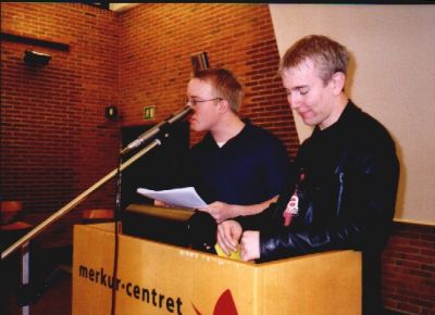 Christoffer og Dan er på talerstolen
