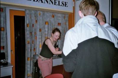 Tilbage til baren, som Karen styrer
