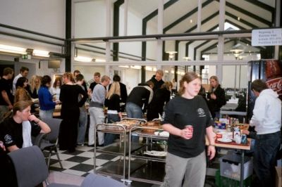 Det er blevet lørdag og frokosten er på bordet
