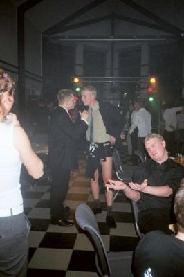 Steen W har straks smidt bukserne
