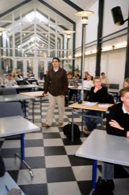 Shawn på vej på talerstolen
