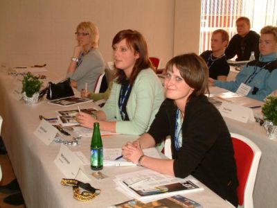 Tilbage i salen er Dorte og Mette fra Skive klar til at tage debatten op omkring beretningen
