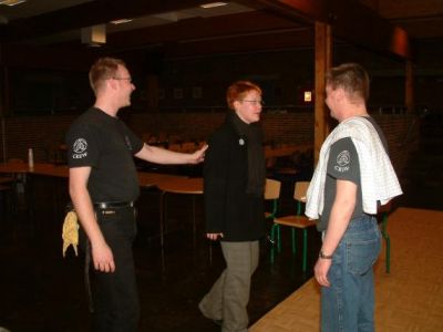 Inde på skolen, kigger Stine Dal forbi på sin gamle skole
