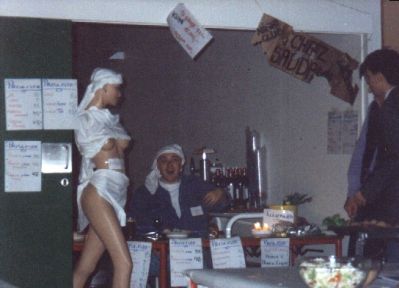 Jannis i Madam Sadam-baren
