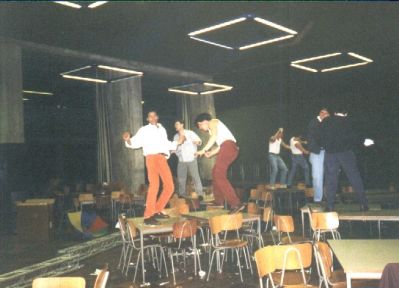 Klokken 06.00 søndag morgen, festen er stadig igang
