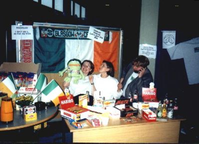 Kristina Vinkler, Lisbet og Mogens i kiosken
