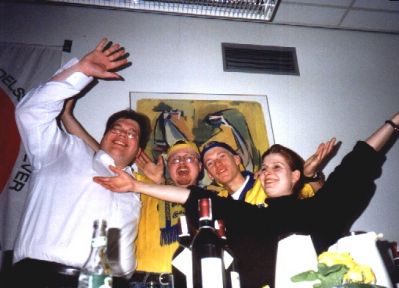 Det samlede dirigentbord er stillet op til fotografering
