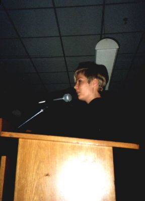 Stine Byskov på talerstolen
