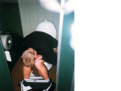 Og Asbjørn tager sig en lille lur på t.........
