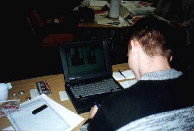 Kan I se kortene? Enkelte troede måske han tog referat.....
