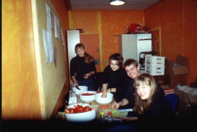 PG'erne er gået under jorden fredag eftermiddag for at snitte salat
