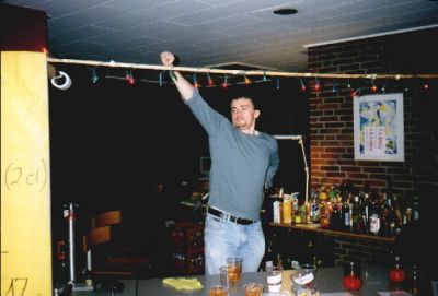 Allan styrer festen!!
