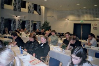 Og salen den anden vej
