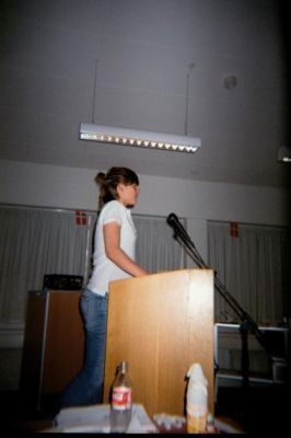 Cecilie er også kommet op for at sige ord
