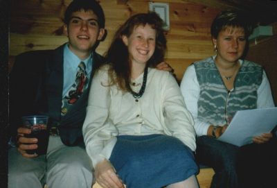 Niels Hildebrand, Merete Berdiin og Lotte Brunskov til rødvinsmødet
