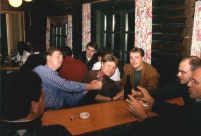 De gamle er klar til jubilæumsfesten: Lars Schou, Karen Schack, Hans Hindsberg, Jan Helmer og Jens Christiansen
