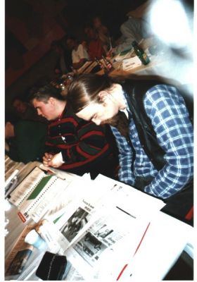 Der følges med i debatten
