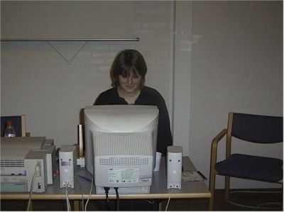 Formand Ditte Svensson "finpudser" den mundtlige beretning
